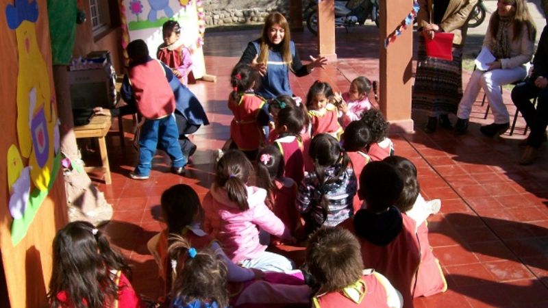 Atacaron el patio de juegos recién inaugurado de la escuela Gabriel Levene