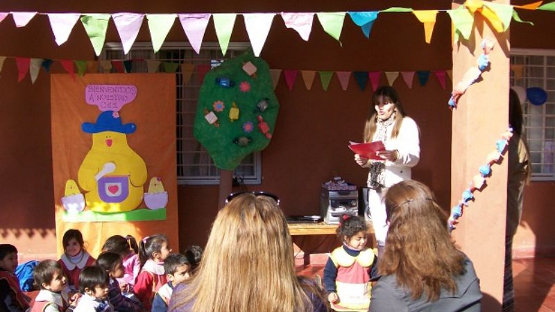Atacaron el patio de juegos recién inaugurado de la escuela Gabriel Levene