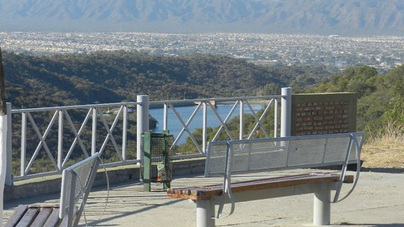 Instalan cartelería en el dique El Jumeal