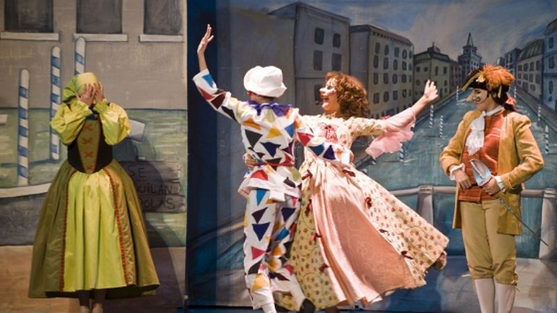 Más de 2500 alumnos asistieron a las funciones escolares de Arlequín