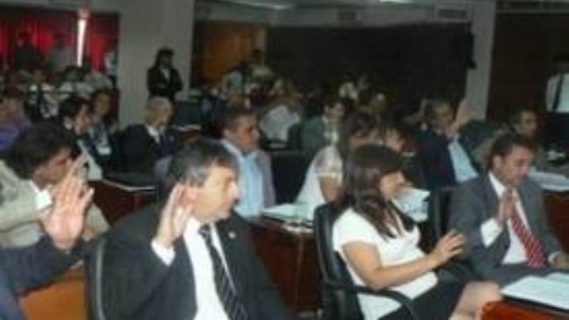 En caliente sesión, el FPV rechazó informe de la Cuenta de Inversión del FCS