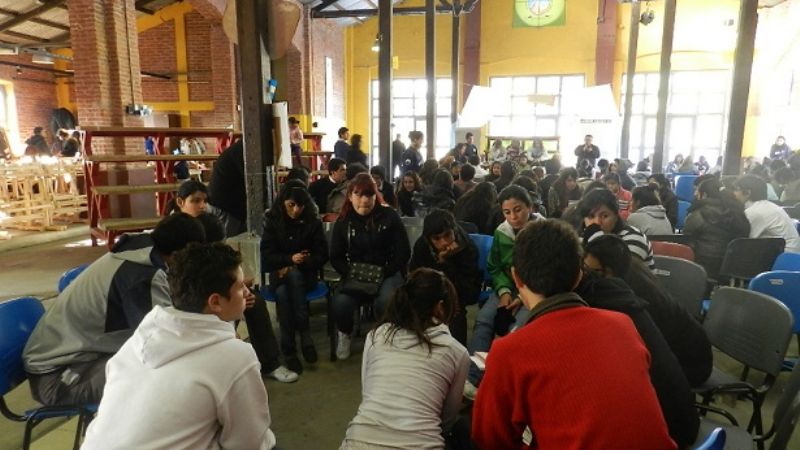 Más de 200 jóvenes participaron de charla para centros de estudiantes