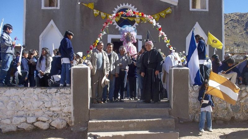 León Mendoza participó de la fiesta patronal en La Hoyada