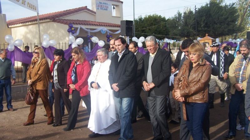 Mera participó de los festejos de la iglesia San Antonio de Padua 
