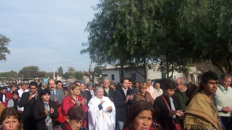 Mera participó de los festejos de la iglesia San Antonio de Padua 