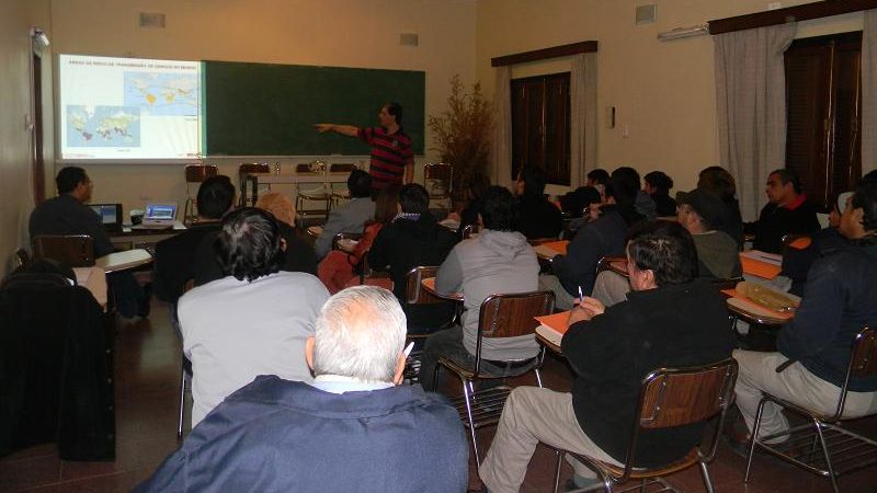 Profesionales de Brasil capacitan a técnicos sobre control de vectores