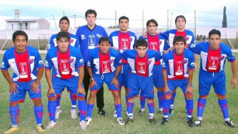 Tesorieri goleó a Chacarita y manda en el Anual capitalino