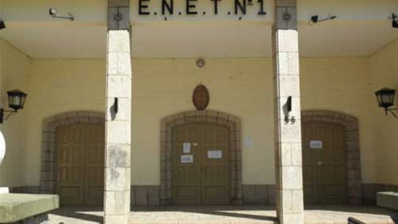 Ahora los trabajadores de la ENET N°1 van a paro por 120 horas