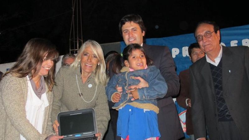 Más de 800 alumnos recibieron sus netbooks