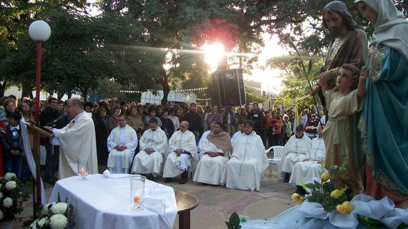 Una gran cantidad de fieles celebró la Solemnidad de Corpus Christi 