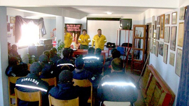 Dictaron curso básico de combatiente de incendios forestales en Santa María