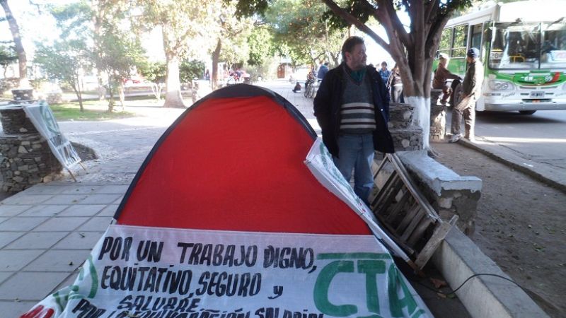 Ahora instalaron una carpa