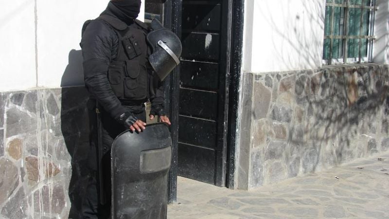 A la comisaría por amenazar a su familia