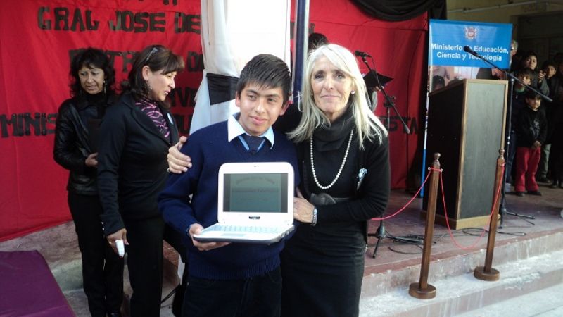 Se entregaron netbooks en San José