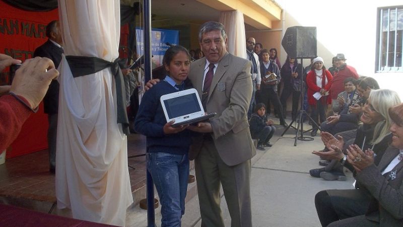 Se entregaron netbooks en San José