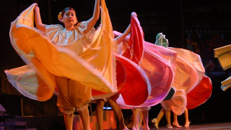 Toda la diversidad artística incluida en el Salón de la Cultura