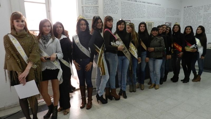 Jalil recibió a las candidatas a Reina del Poncho