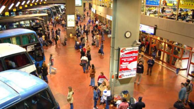 Al final, se levantó el paro de micros de larga distancia