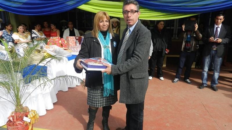 La Municipalidad entregó una bandera a la escuela de Los Chañaritos
