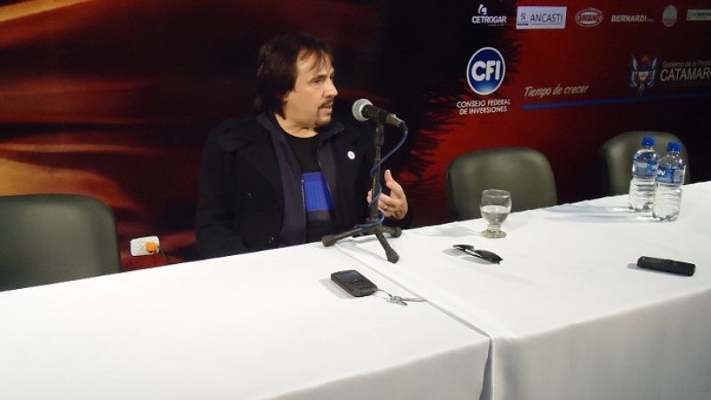 Ante una multitud, Alejandro Lerner cerró la primera noche