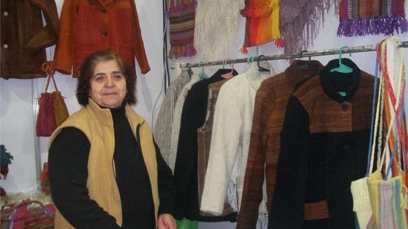 Los artesanos le dan vida al Poncho 2012