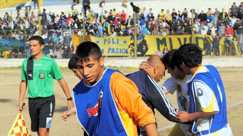 Policial vs. Estudiantes cierran la 1ra. en Capital