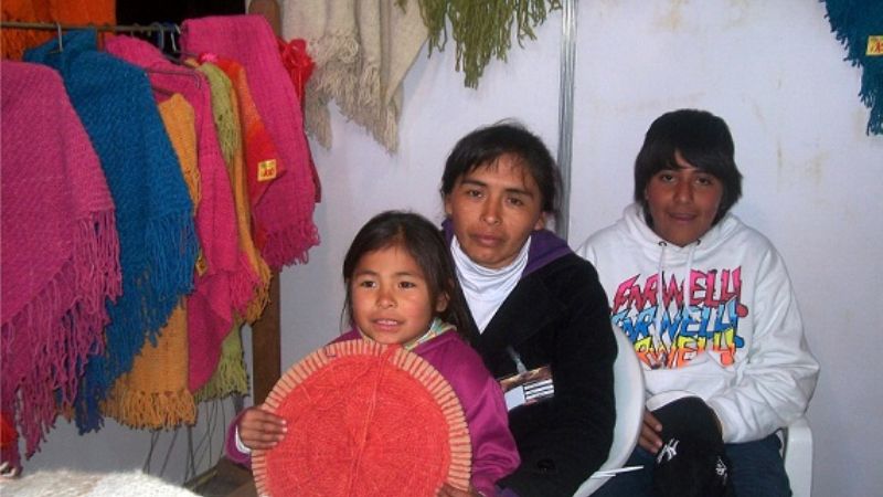 Una tradición en manos del tejido  