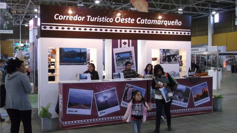 Stand Región Oeste y Corredor de la Ruta 40
