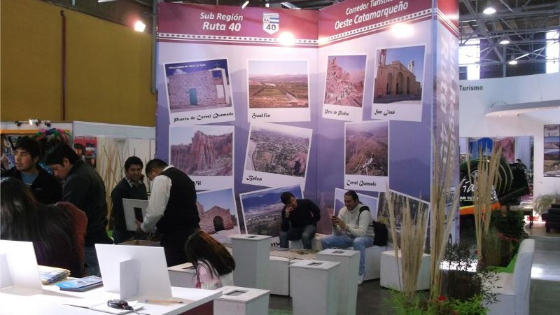 Stand Región Oeste y Corredor de la Ruta 40