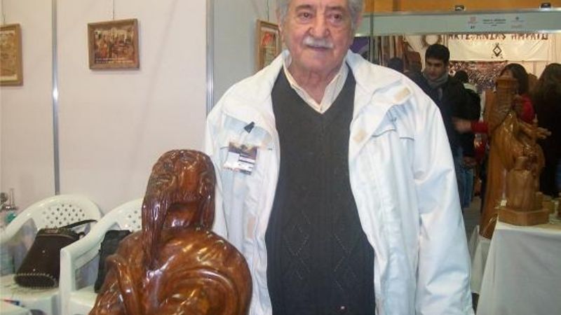 La Reina del Poncho visitó la Expo Turística y Productiva