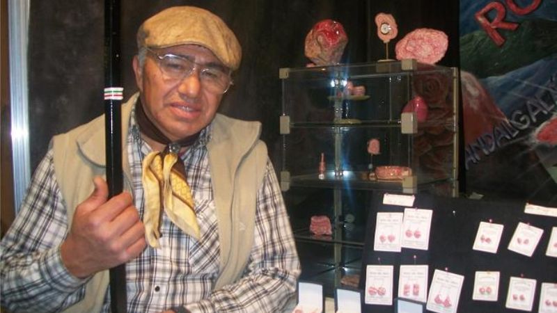 La Reina del Poncho visitó la Expo Turística y Productiva