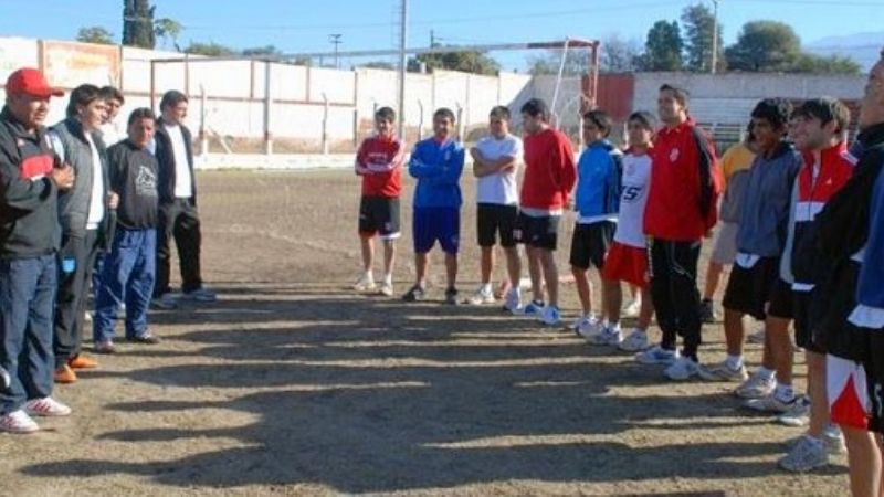 Hernández fue presentado al plantel de Villa Cubas