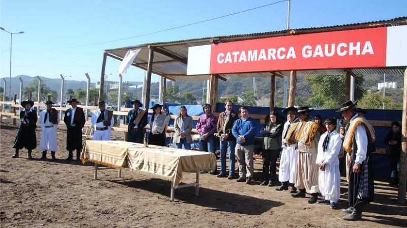 Un convenio para cabalgar juntos