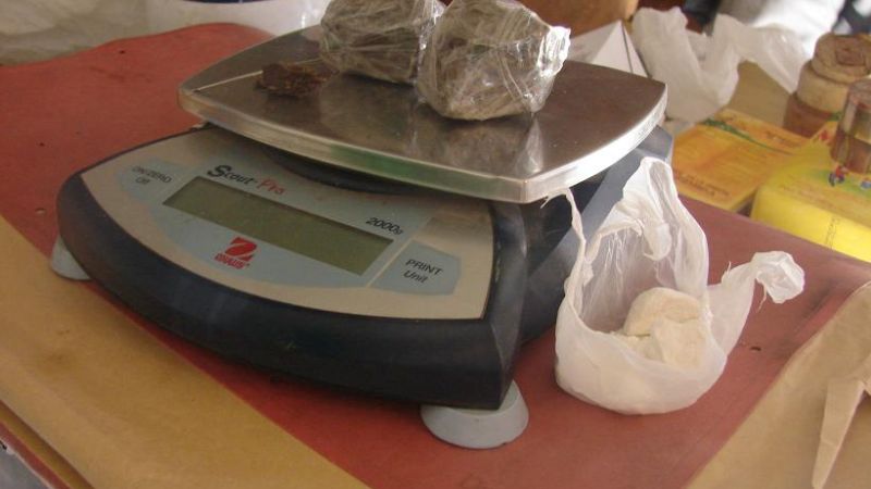 En varios allanamientos, secuestran droga y elementos 