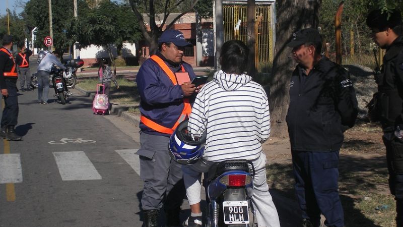Once conductores alcoholizados en operativo vehicular