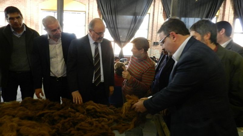 Tomada visitó el Taller Textil Artesanal de la comuna