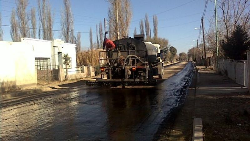 Comenzaron los trabajos para asfaltar la avenida de las Américas 