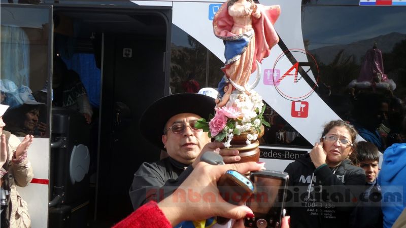 Residentes del sur del país llevaron a Fiambalá una réplica de la Virgen del Tránsito