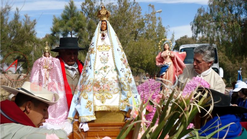 Residentes del sur del país llevaron a Fiambalá una réplica de la Virgen del Tránsito