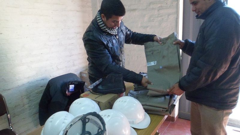Trabajadores de Obras Públicas recibieron la indumentaria 