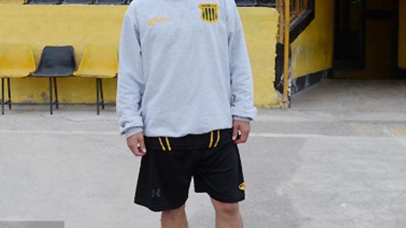 Alexis Vega, sigue “tironeado” entre Mitre (Sgo.) y Policial