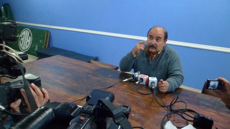 Núñez alienta un paro para agosto y piensa en un nuevo aumento  