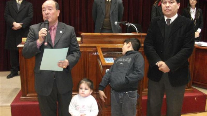 Entregan distinción \"San Fernando\" al locutor Ricardo Jerez