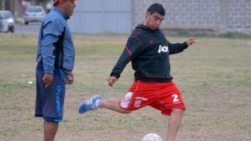 Arrieta, el otro “5” del “León” que viene “a pelear el ascenso”