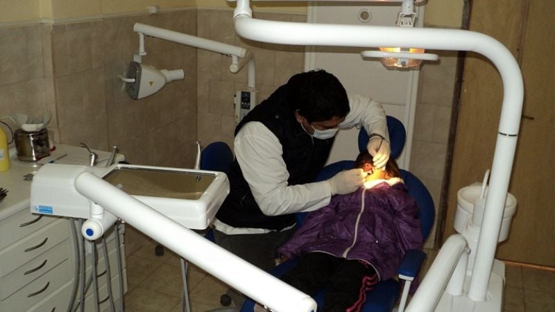 Alumbrera donó un moderno equipamiento de odontología en Loro Huasi  