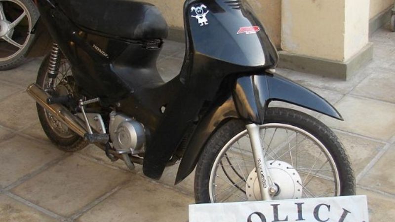 Sustraen y abandonan una motocicleta