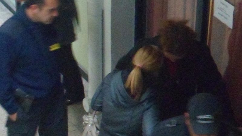 La hermana de “Chucky” violenta y a los gritos   