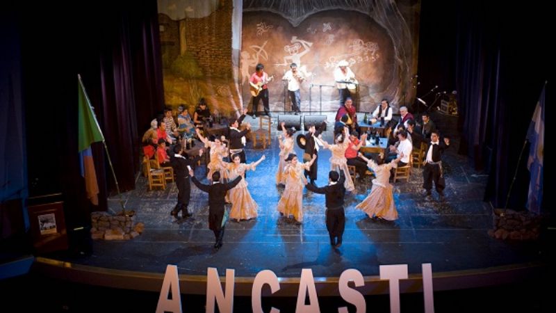 Ancasti brilló con su propuesta artística en el Cine Teatro Catamarca