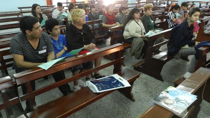 Encuentro con la Palabra de Dios en la parroquia San Antonio de Padua