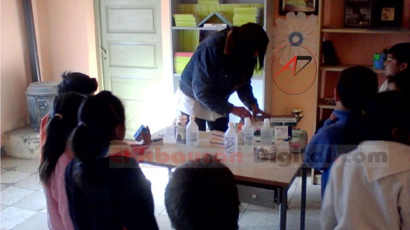 Turistas entregaron medicamentos en la escuela de Punta del Agua